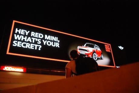 Digital outdoor ads ‘recognise’ Mini drivers