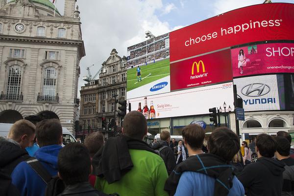 Samsung turns Piccadilly Circus Screen into interactive rugby game to spur on England