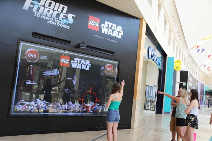 LEGO Star Wars Uses the Force in Hi-Tech Gesture Based DOOH Mall Campaign