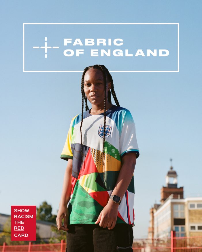 <strong>SHOW RACISM THE RED CARD CELEBRATES THE RICH DIVERSITY OF THE ENGLAND SQUAD WITH FABRIC OF ENGLAND SHIRT</strong>