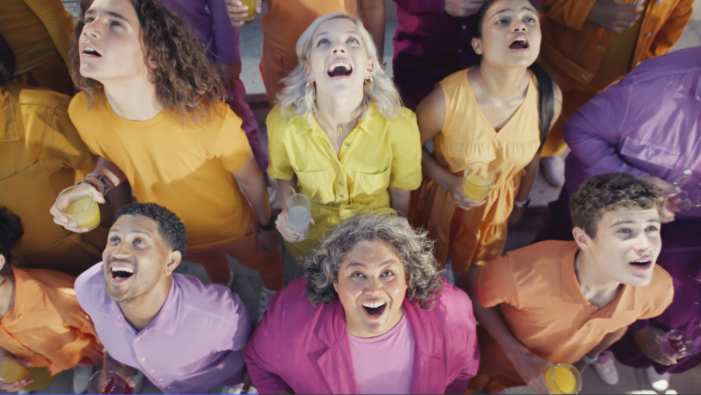 Robinsons assembles a gargling choir to help the nation “Get Thirsty”