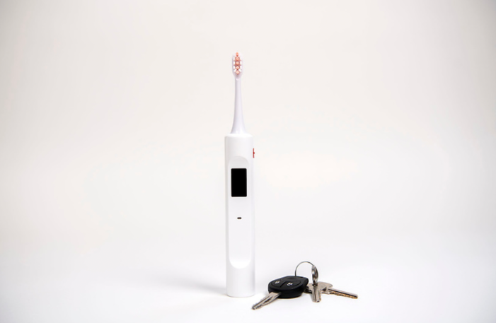 DIRECT LINE UNVEILS THE WORLD’S FIRST BREATHALYSER TOOTHBRUSH – THE BRUSHALYSER