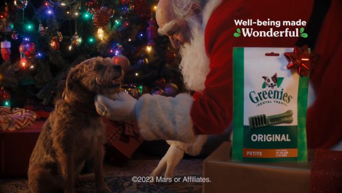 THE GREENIES™ BRAND HELPS SANTA GIVE DOGS THE GIFT OF DAILY DENTAL CARE