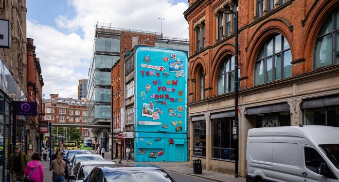 CROSSCOUNTRY UNVEILS GIANT MANCHESTER MURAL CELEBRATING THE STORIES WE BRING HOME